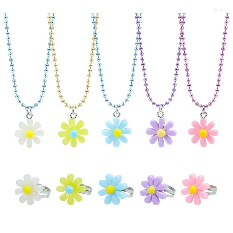 Chains Summer Boho Necklace Lovely Daisy Flowers Colorful Beaded Charm Statement Short Collar Choker Women Vacation Jewelry