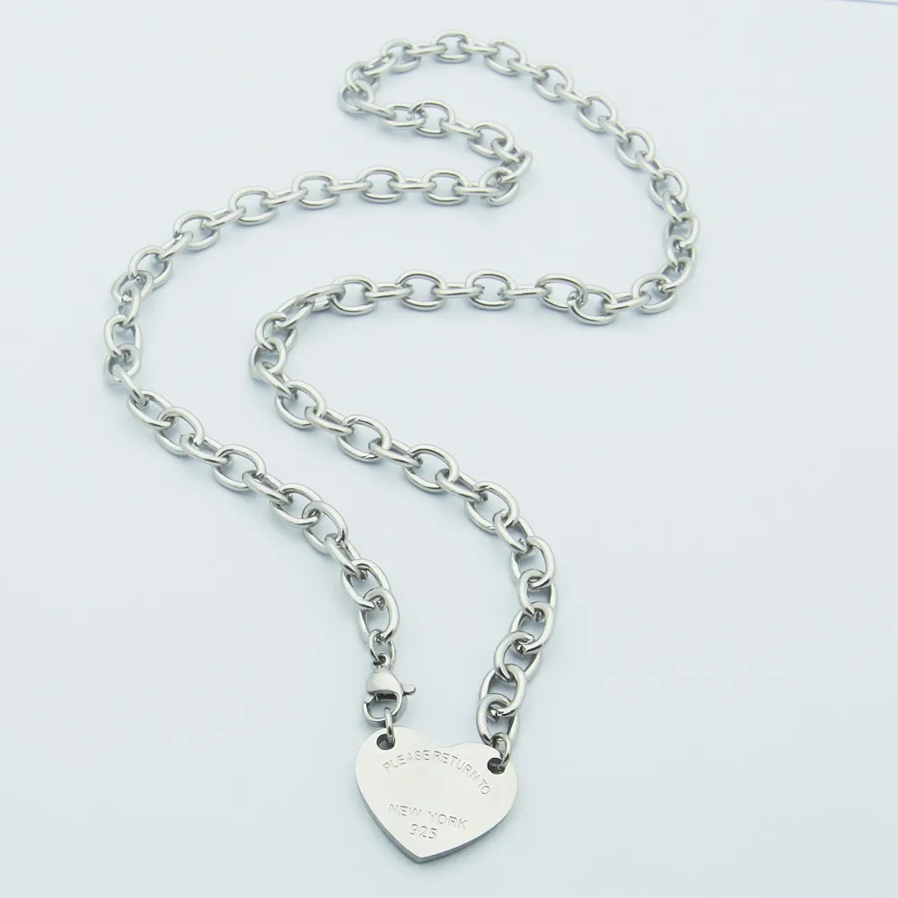 مجوهرات التيتانيوم الصلب بالجملة t حرف خوخ قلب قلادة سميكة للسيدات خوخ القلب قلادة