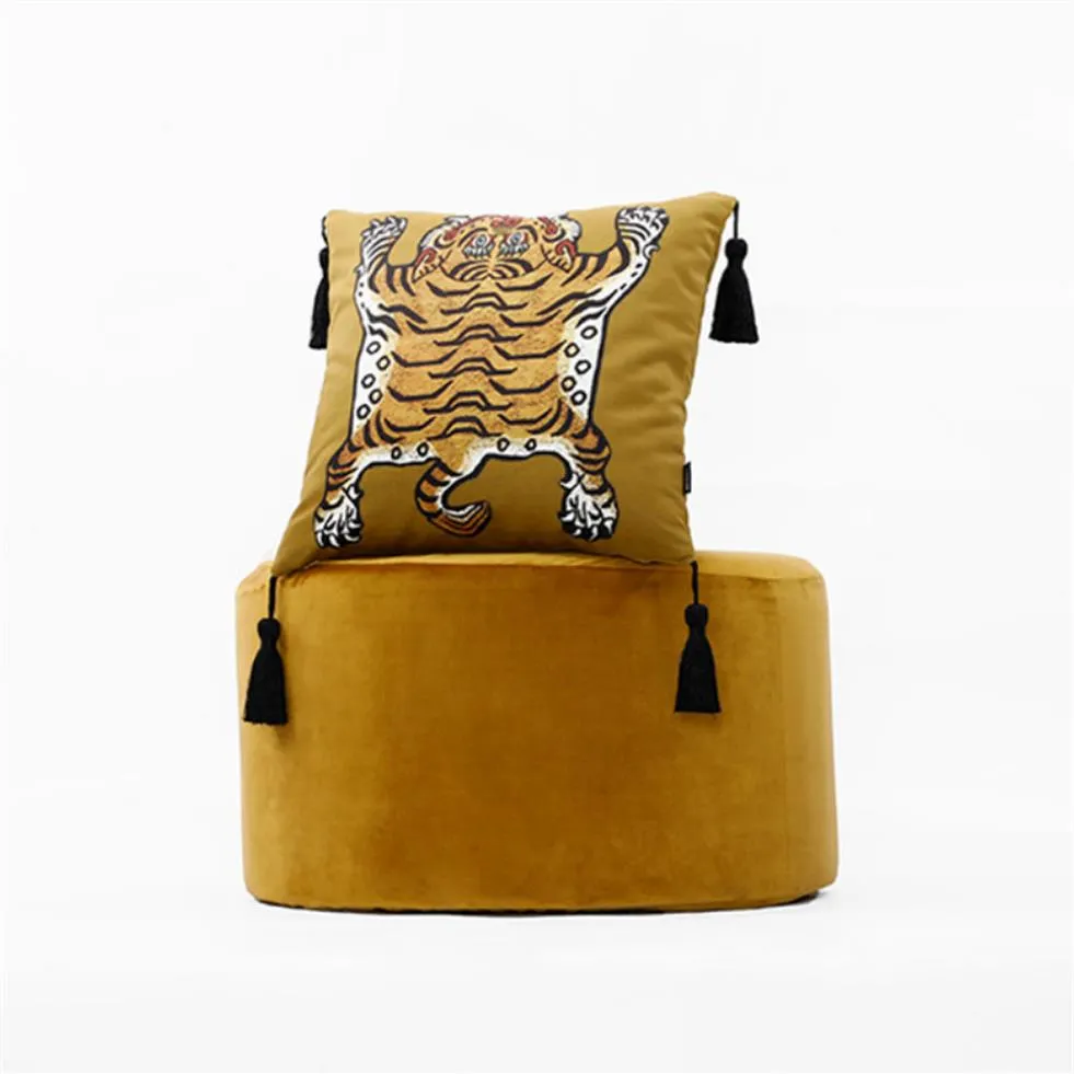 Dunxdeco Cushion Cover Cover Disporative Square Palcy Case Vintage Artistic Tiger Print Tassel Soft Velvet Coussin Sofa Chair