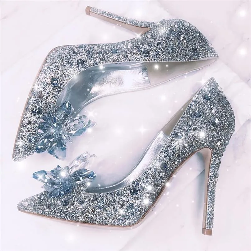 Sparkly Stiletto Heel Crystals Wedding Shoes For Bride Pärlade lyxdesigner klackar Askepottpumpar Poined Toe Rhinestones Bridal317U