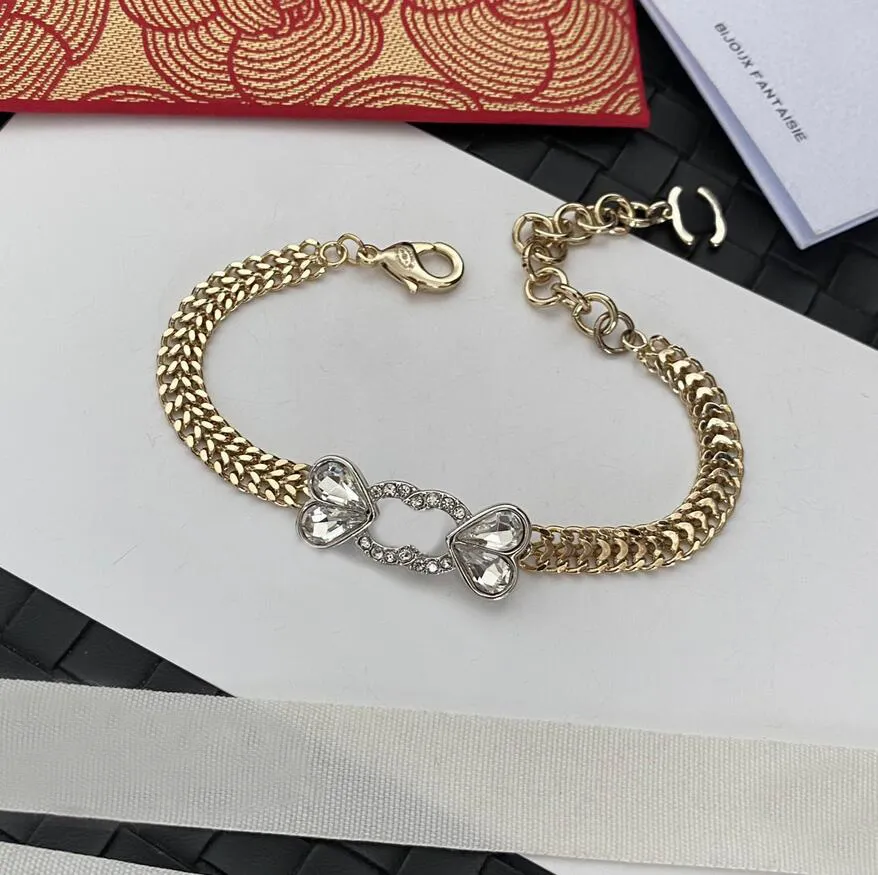 Designer Bangles Brand Letter Chain Luxury Women 18K Gold Plated Silver Bracelets Copper Inlaid Crystal Pearl Link Chains Couple Festivals Party Jewelry