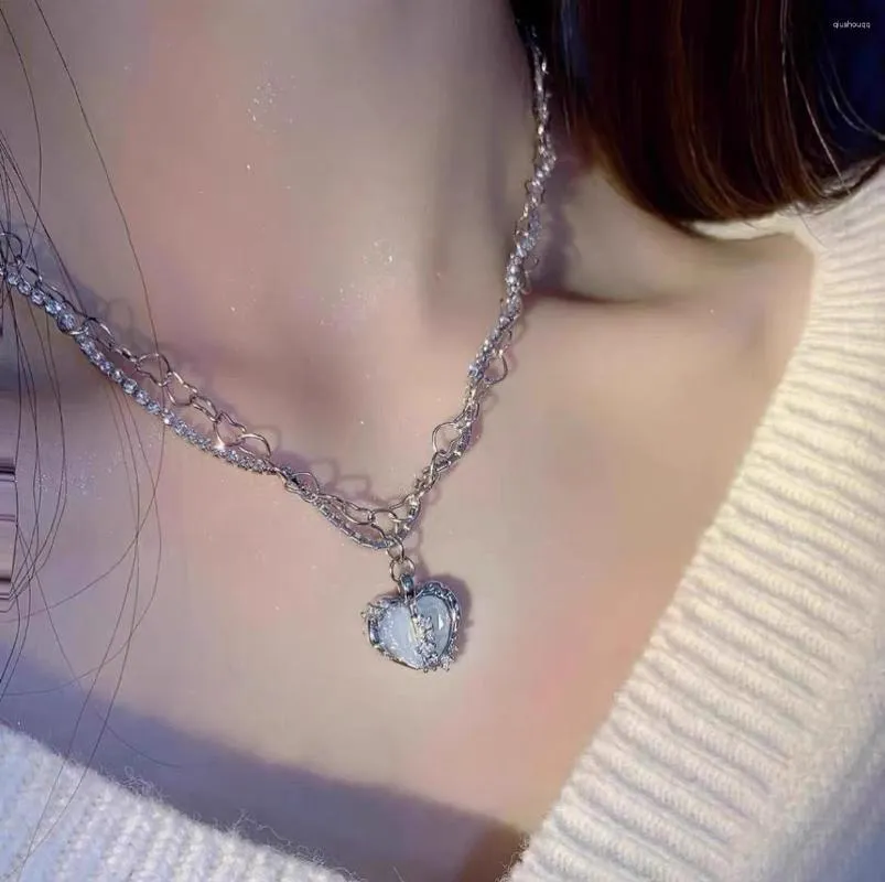 Collane con ciondolo Collana a cuore diviso Opale Metallo Colore argento Perla a più strati per le donne 2023 Regalo di gioielli eleganti alla moda