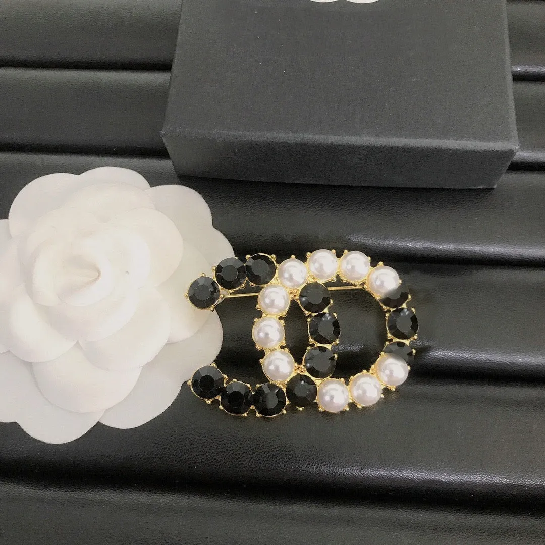 GG GG 20 Style Designer Brosch Märke C-Letter Pins Brosches Women Elegant Wedding Party Jewerlry Accessories Gifts