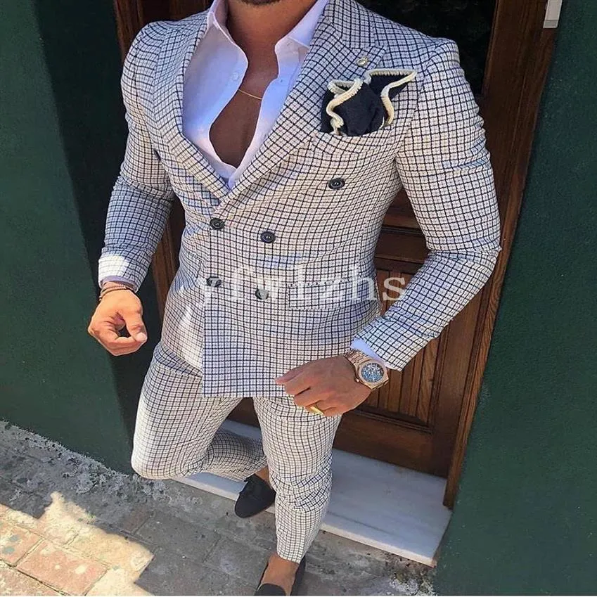 Più nuovo doppiopetto Groomsmen Picco risvolto Smoking dello sposo di nozze Abiti da uomo Matrimonio Prom Dinner Uomo BlazerJacket Tie Pants T1002078