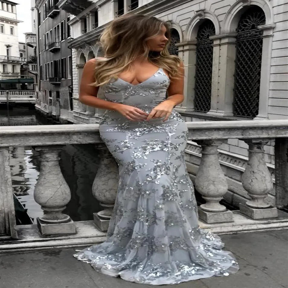 2018 Sexy Gracieux V Cou Bretelles Spahetti Paillettes Sirène Longue Robe De Bal Argent Dos Nu Robes De Soirée Femme Maxi Robe De Soirée 331m