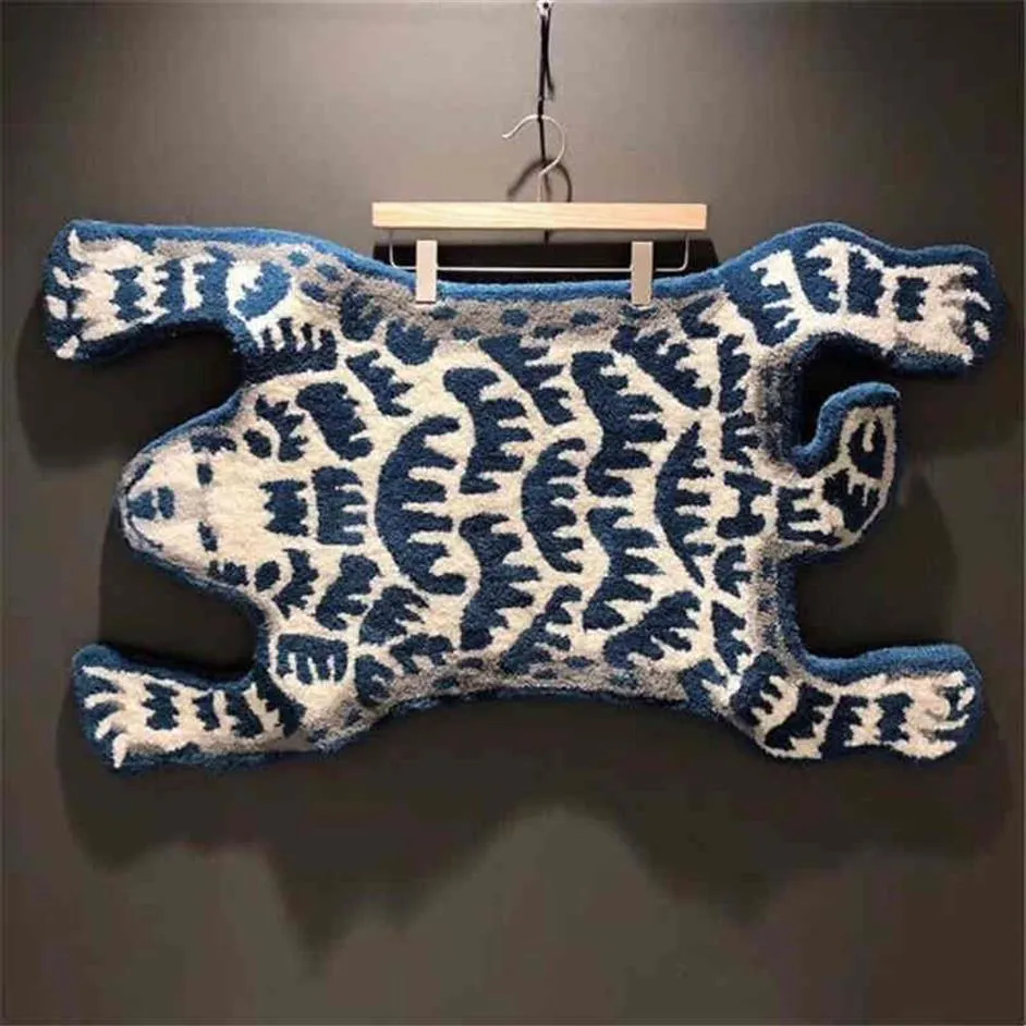 Home Furnishings 19SS Human Made Polar Bear Rug Plush Handmade Creative Trendy Parlor Carpet Large Floor Mat Supplier235s