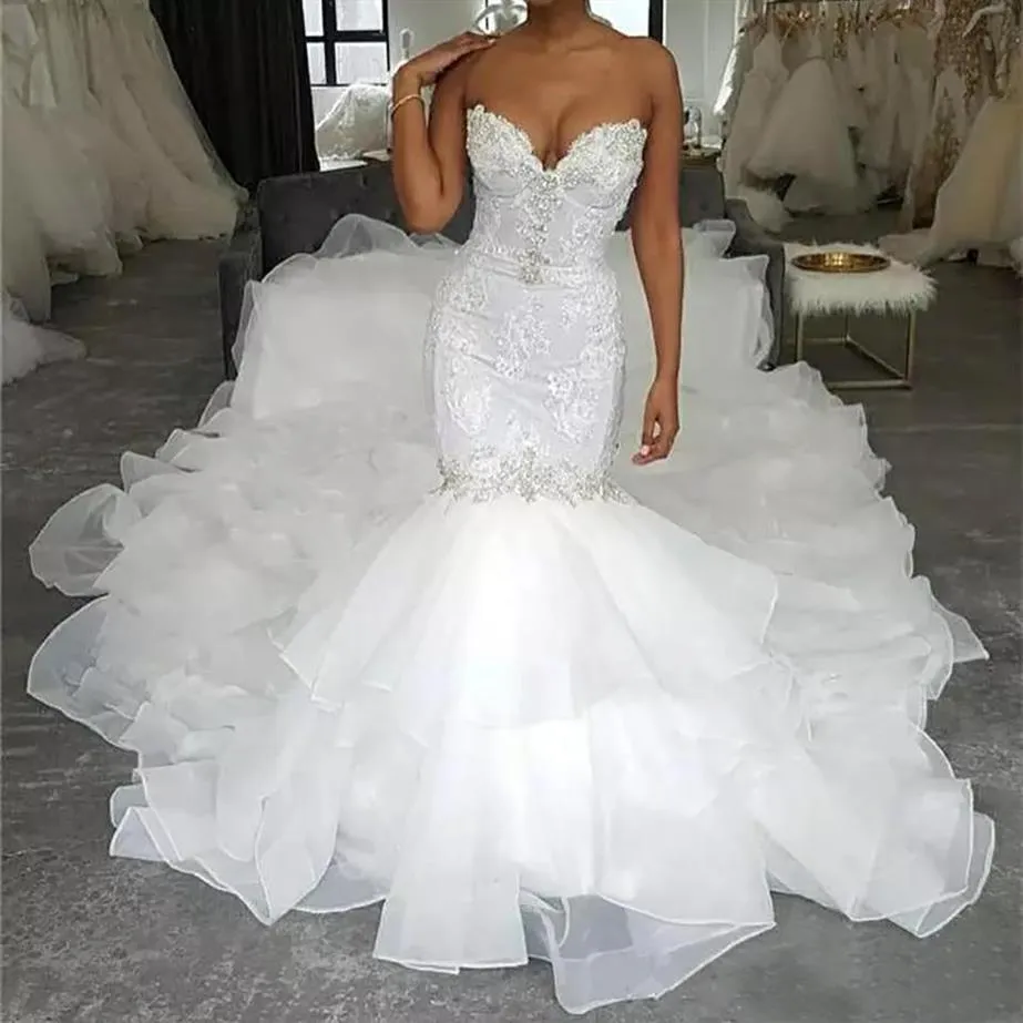 Luxe kant zeemeermin trouwjurken lieverd mouwloos kralen kant tiered ruches organza bruids trouwjurk met appliqued228z