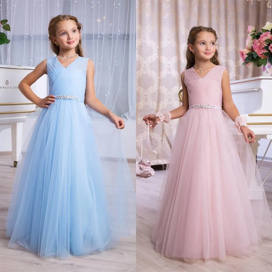 Light Sky Blue Blush Różowe małe dziewczynki Formalne imprezy Podaj sukienki 2019 Plisted V Neck Long Junior Bridesmaid Suknie