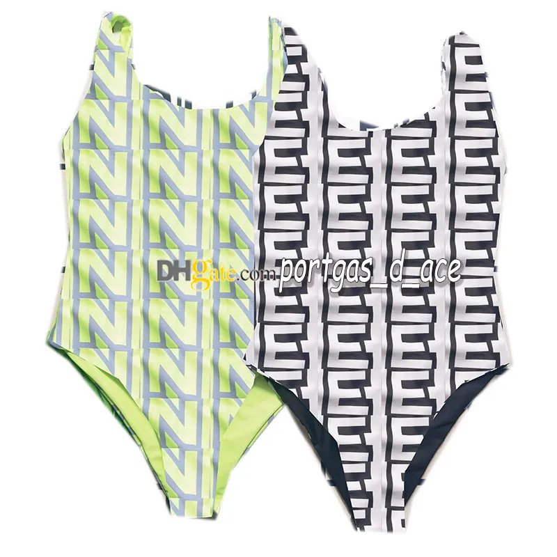 デザイナープリント入浴スーツ女性セクシーなワンピース水着を押し上げたパッド入りの女性ダイビングスパサーフィン水着サマービーチホリデービーチウェア