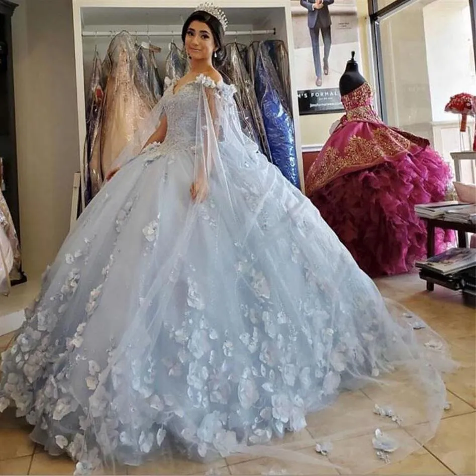 Abito Quinceanera azzurro con mantello avvolgente 2021 Spalle scoperte Fiori Paillettes Perline Puffy Party Princess Sweet 16 Abito Vestidos De2436