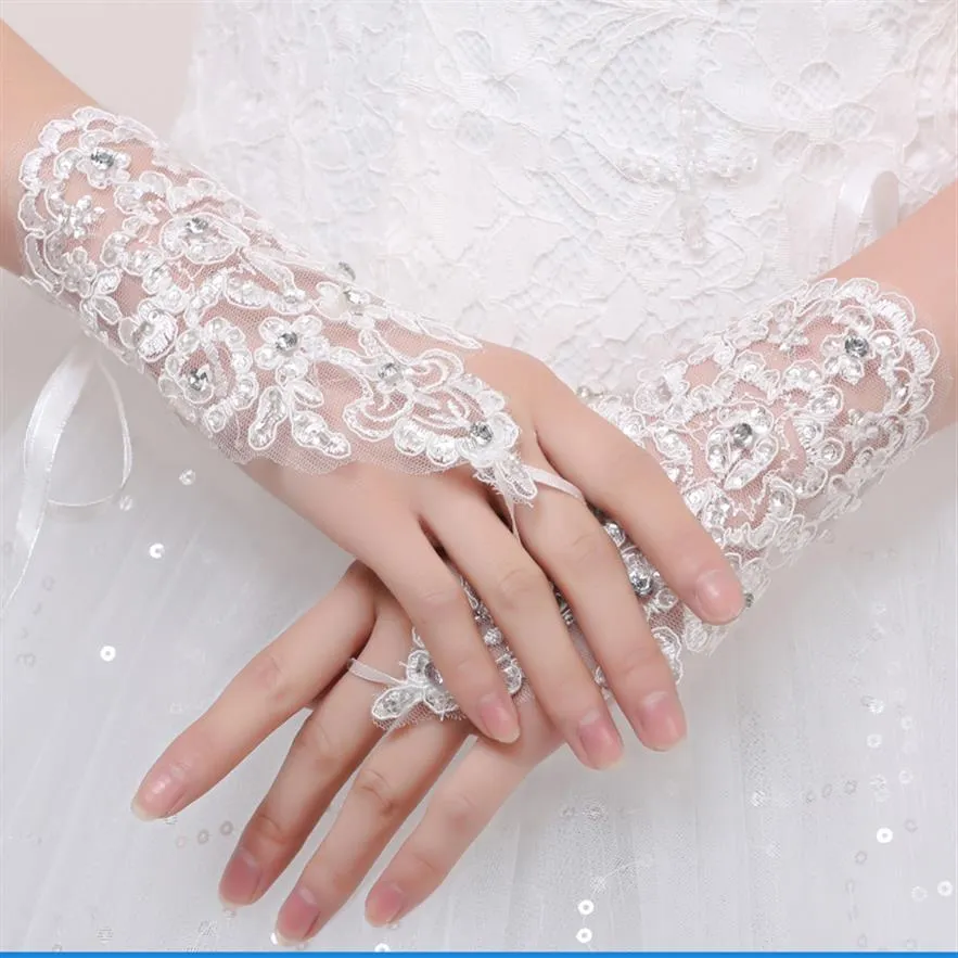 Elegancki tiul biały kość słoniowa czerwone koronkowe rękawiczki ślubne długość nadgarstka kryształ dopasowany do sukienki ślubnej rękawiczki Haczyny palec rękawiczki ślubne 245p