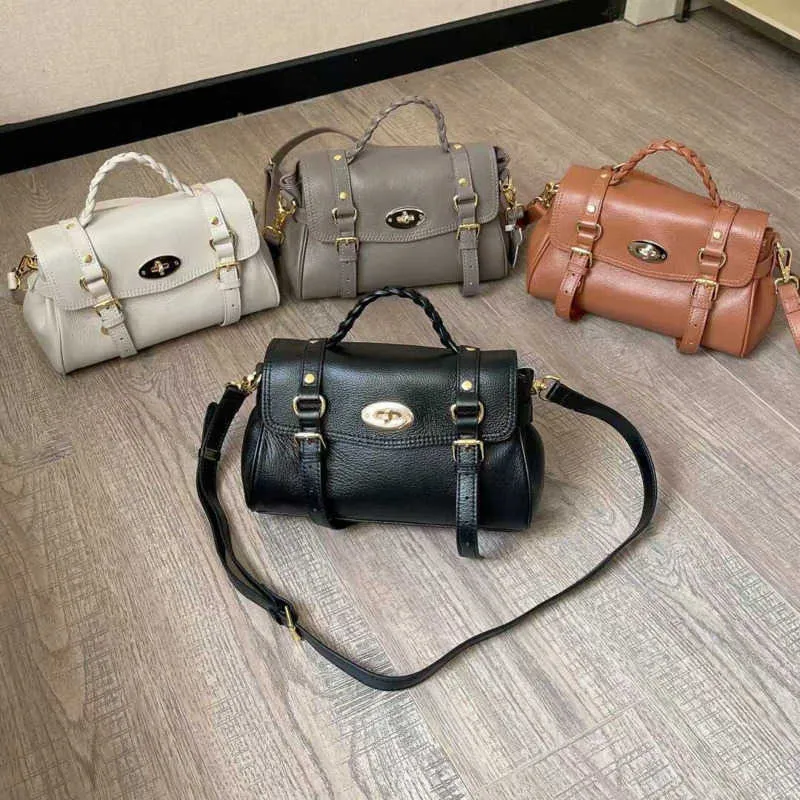 French designer Shoulder Bag High quality CrossBody bags women Leather messenger Bag Hardware Decoration Bag Womens Handheld tote Bag 221226