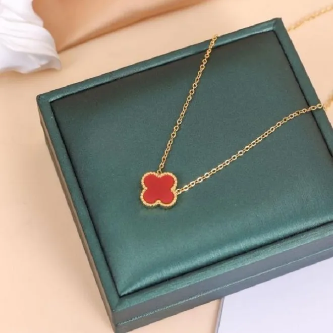 2023 18K Guldpläterade halsband Luxur Designer Halsband Flowers Four-Leaf Clover Fashional Pendant Necklace Wedding Party Jewelryq2