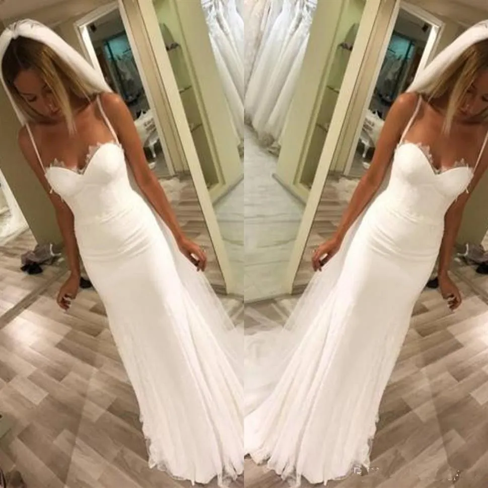 Eleganti abiti da sposa economici a sirena in tulle con scollo a cuore e spaghetti che rastrellano gli abiti da sposa con colonna a tubino dal design semplice a sezione lunga285f