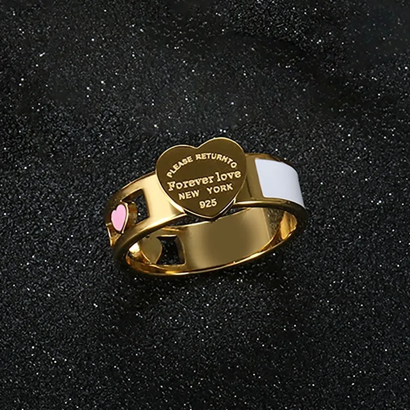 Anneaux de mariage mode creux coloré coeur en acier inoxydable grande étiquette blanc coquille anneau pour femmes filles femmes hommes bijoux 230721