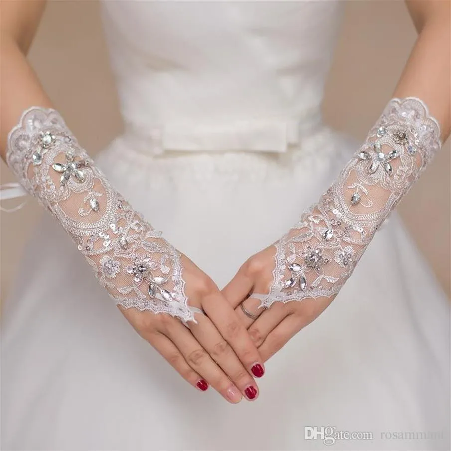 Lyx kort spets brud brudhandskar bröllopshandskar kristaller bröllopstillbehör spetshandskar för brudar fingerlösa under armbågen le278r
