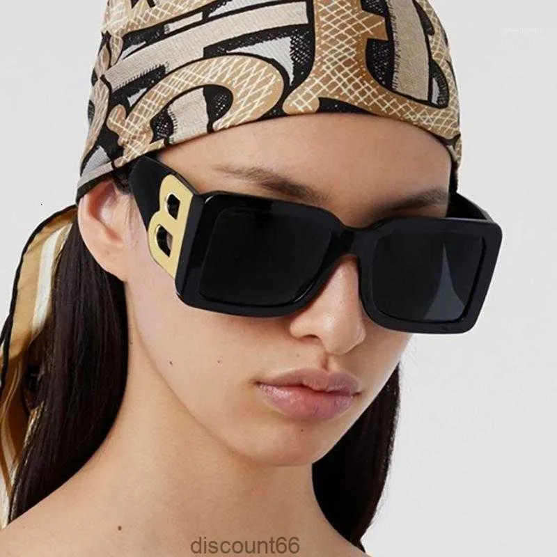 Oversized Square Sunglasses with Thick Frame UV400 Protection Oversized Thick Frame Square Sunglasses Retro Men main image 4