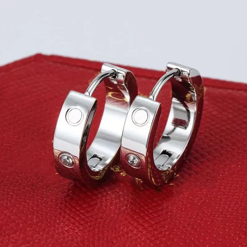Tasarımcı Küpe Aşk Küpeleri Kadın Marka Basit Altın 925L Gümüş Elmas Küpe Lady Küpe Takı Kulak Dapma Ünlü Kadınlar Düğün Partisi Jewerlry