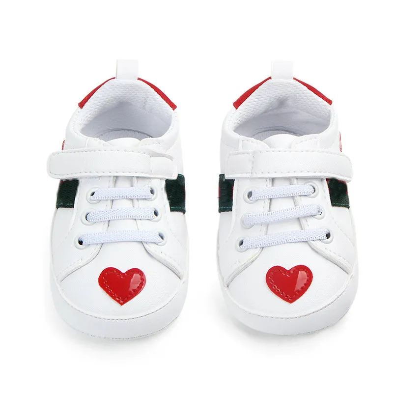 Baby First Walkers Designer Newborn Heart Print Sneakers Casual Shoes Soft Sole Prewalker Baby Shoes Sports 0-18Months
