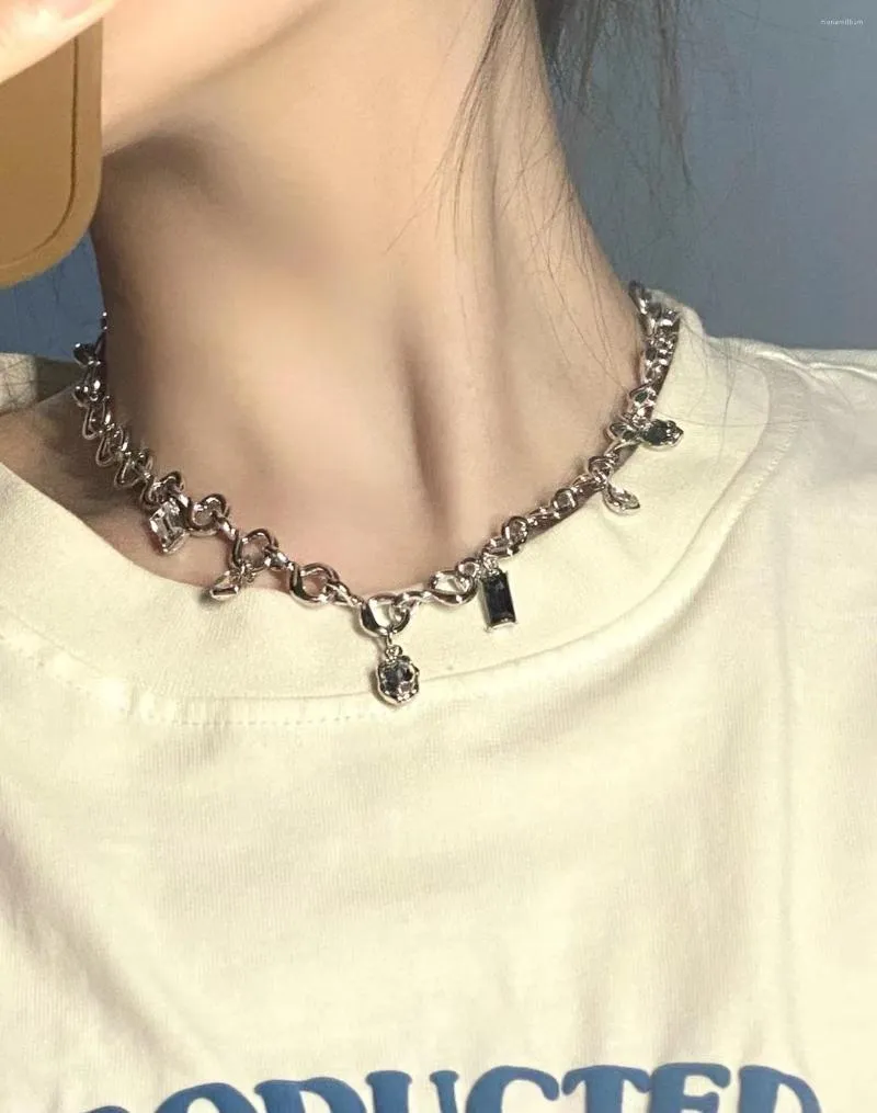 Chaînes Collier en acier au titane Chaîne de clavicule de conception détachable Twist pour femmes