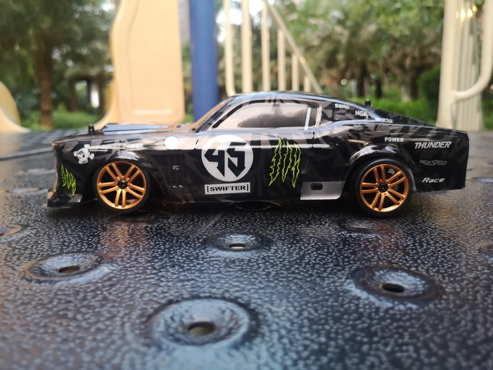 Elektrische RC Auto 1 18 Volwassen Professionele Drift Hoge Snelheid 50 KM H 4WD RC AUTO KIND SPEELGOED GTR Racing Gift voor Jongens Kinderen Speelgoed 230721