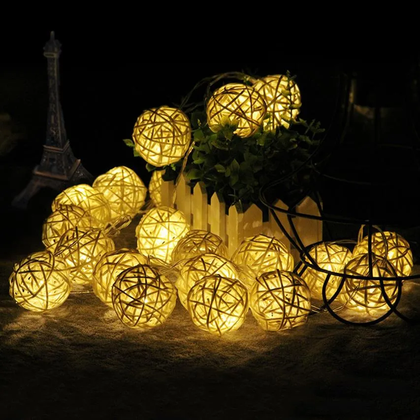 LED Rattan Balls Strings Fairy Lights Battery تشغيل عيد الميلاد مصباح زخرفي في الهواء الطلق الزفاف الزفاف الإضاءة 180G