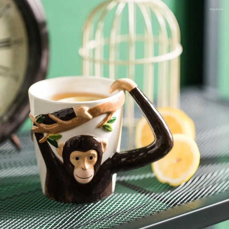 Muggar Creative Ceramic Monkey Coffee Cup Kids Cartoon Home Relief tredimensionell dekoration Frukost Milk Mug Gift