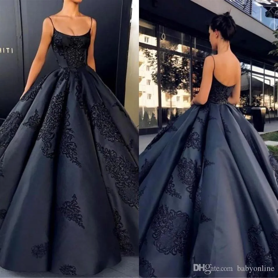 2019 أزياء جديدة ثوب الكرة السوداء ثوب Quinceanera الأشرطة السباغيتي الأشرطة الساتان الساتان عاجزة السعودية.