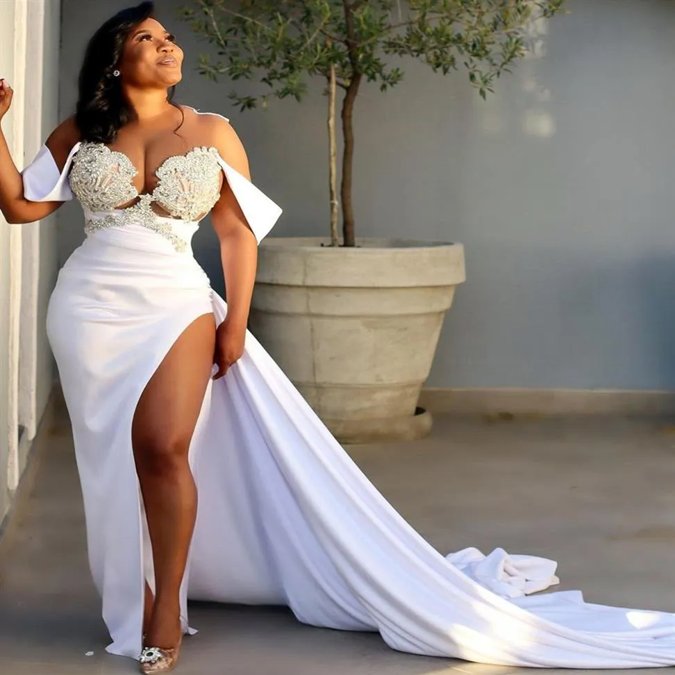 2021 Plus Size Arabische Aso Ebi Kant Kristallen Sexy Bruidsjurken Sheer Hals Hoge Split Schede Satijn Bruidsjurken ZJ294239J