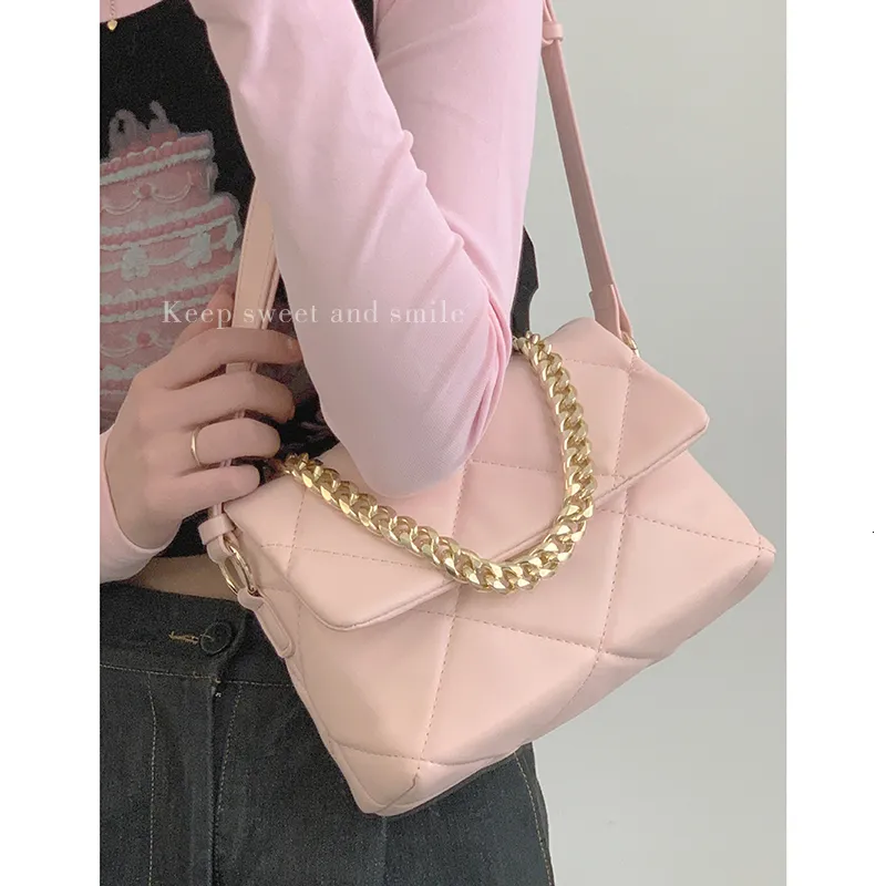 Sacs de soirée Casual Polyvalent Chaîne En Cuir Femmes Sac À Bandoulière Designer De Luxe 2023 Haute Qualité Bandoulière Élégant Simple Sac À Main 230721