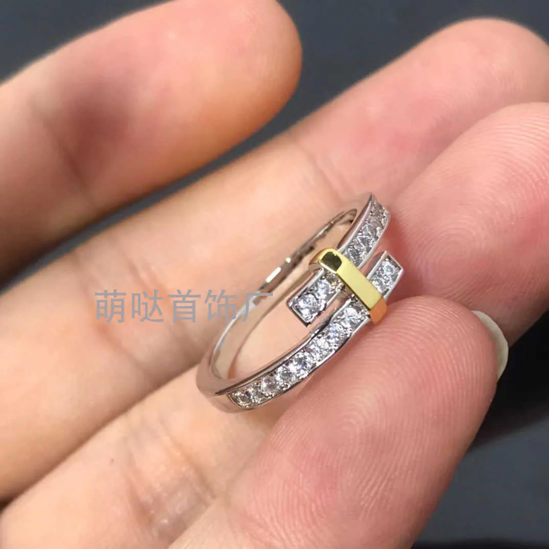 Designer Brand High Edition V Gold TFF kant kring diamant smal ring designad av kvinnlig minoritet för alla hjärtans dag gåva par