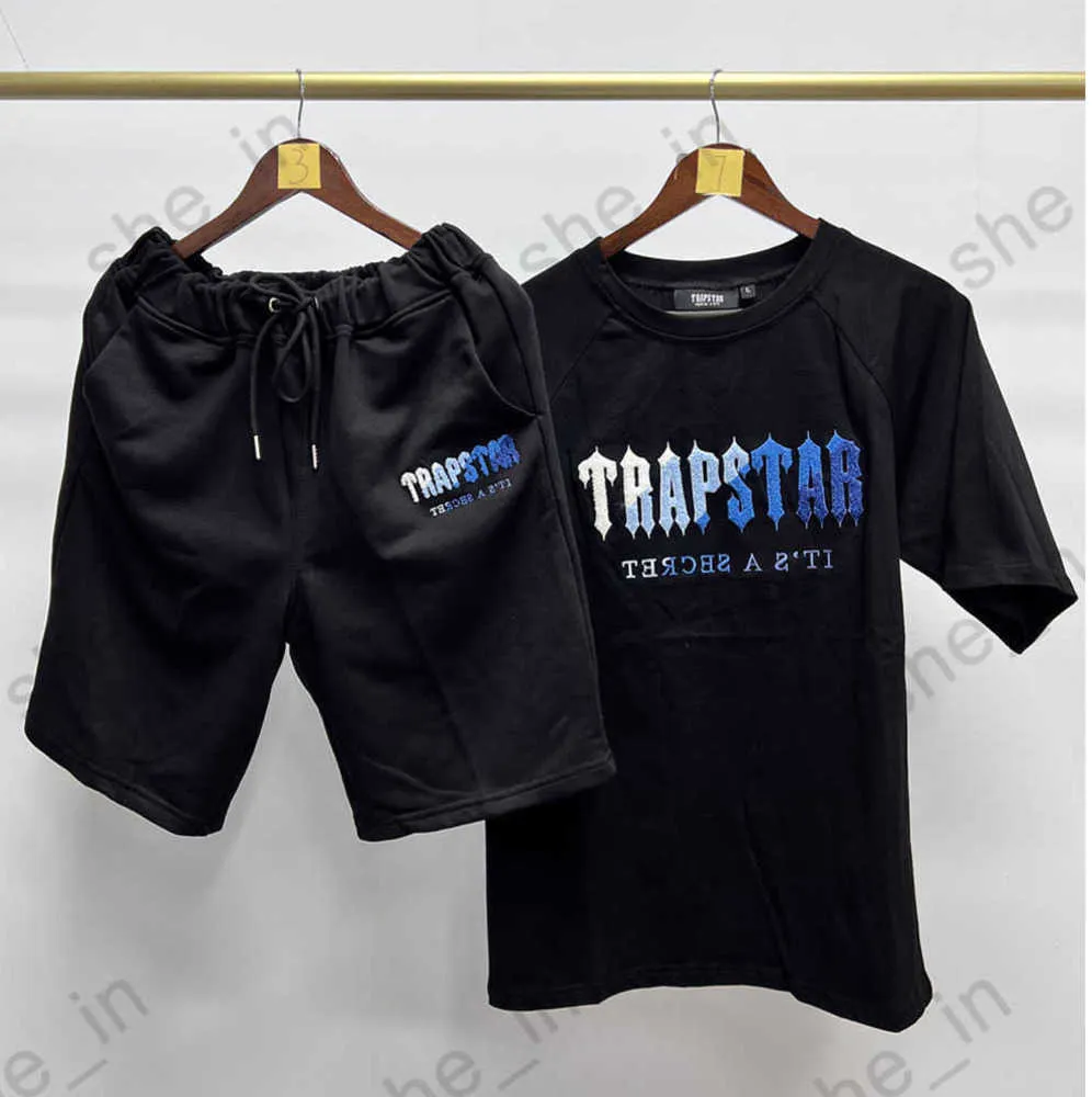 T-Shirts, modische kurze Trainingsanzüge für Herren, lässige Shorts, Trainingsanzug, Trapstar Damen-Trainingsanzüge mit Handtuch-Stickerei, stilvolle Herren-Sets, Hip-Hop-Street-Style, Design der Bewegung