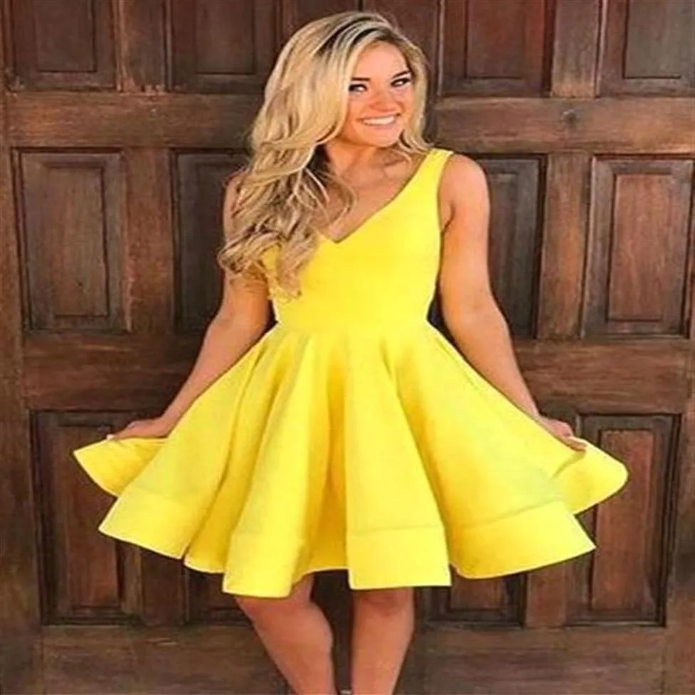 Yellow V Neck Satin A Line Homecoming Dresses Ruched Knee Length Short Prom Party Cheap Cocktail Dresses BM0957198n