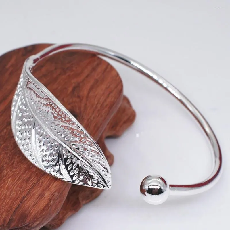 Bangle Leaf Bangles For Women Sweet Literary Elegant Fresh Charm Open Armband Gift Fashion Jewelry Fair Cuff