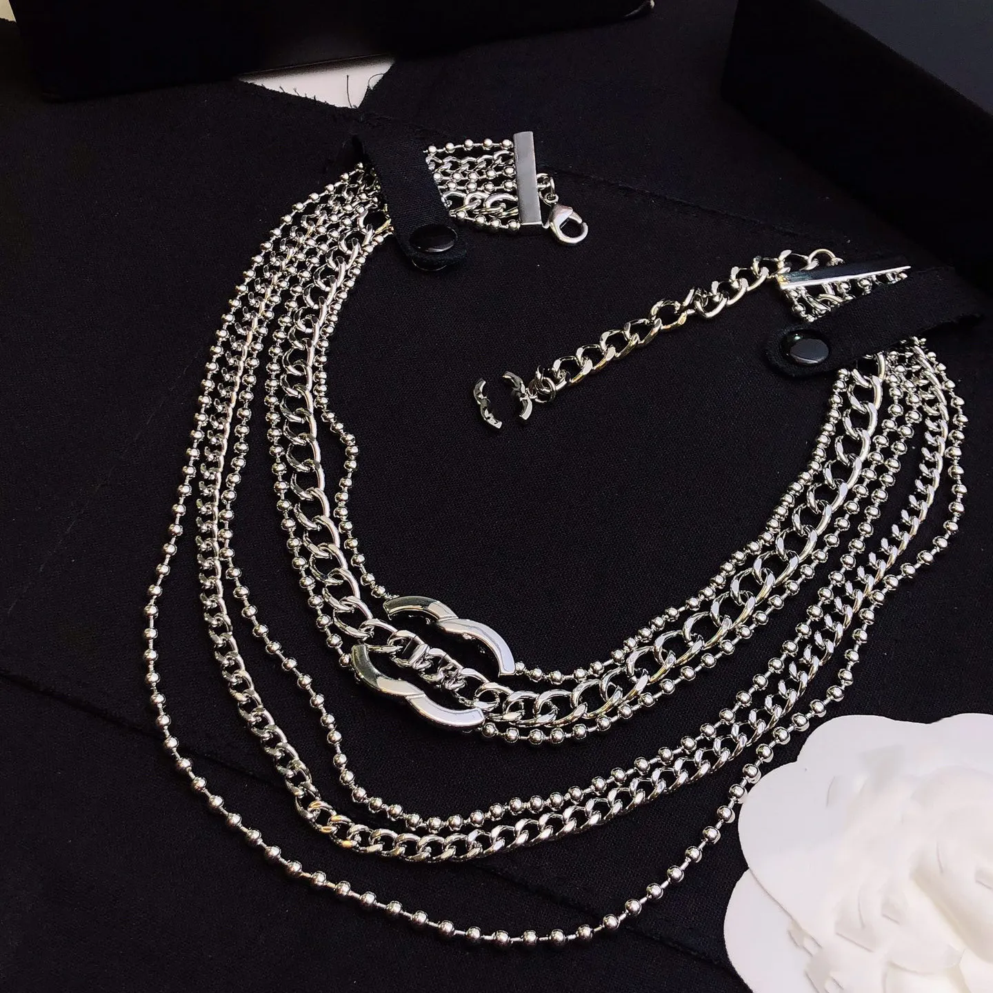 2023 Latest Top quality Women Pendant Necklaces ccity metal brass gold Choker Women Jewelry Designer Luxury Accessories 6734
