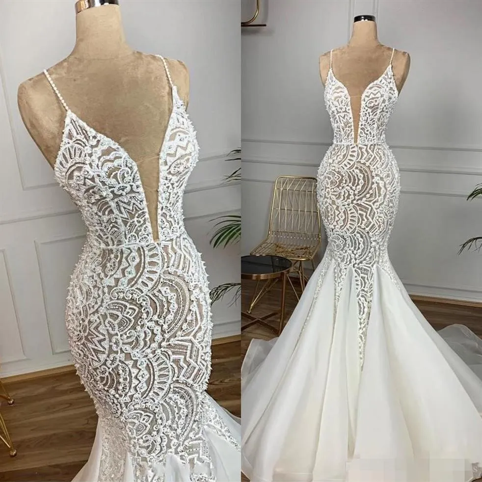 2020 Sexy Illusion Corsage Sirène Robes De Mariée Bretelles Spaghetti Dentelle Applique Cristal Sheer Plongeant V Cou Robe De Mariée vestid242p