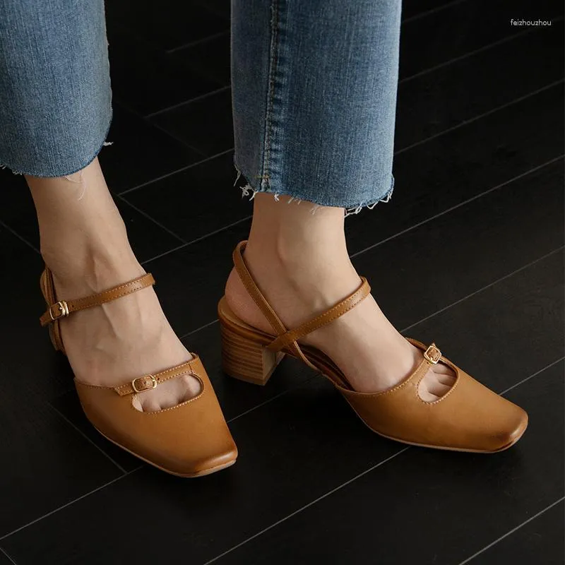 Heihaian Baotou -stijl sandalen elegante retro dikke hielschoenen 2024 zomer vierkant hoofd ondiepe mond vrouw 97