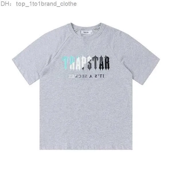 Wysokiej jakości małe koszulki Trapstar T Shirt Designer koszule czarno-biały szary tęczowy kolor letni sport moda moda krótki rękaw EUR rozmiar S-xl 8 Trapstar D41K