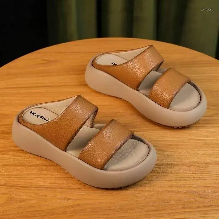 Pantoufles 2023 été sandales coréennes pour femmes rétro semelle épaisse plate-forme compensée confortable Peep Toe Romen plage Zapatillas