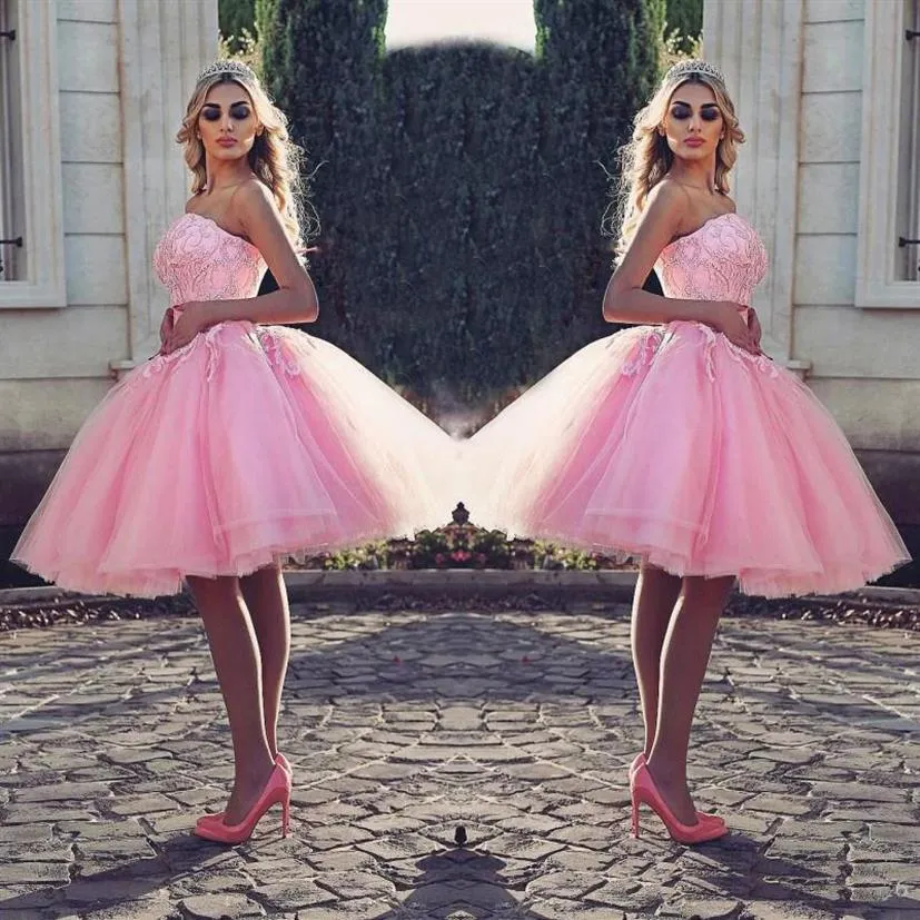 Pretty Short Ball Gown Prom Dresses Strapless Pink Beaded Lace Appliques Knee Length Cocktail Party Dress Puffy Tulle Evening 244n