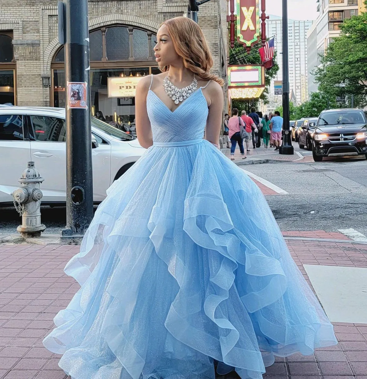 New Sparking Glitter Organza Ruffles Ball Gown Girls Sweet 16 Dresses V Neck Spaghetti Straps Light Blue Quinceanera Dress Baby Blue Formal Long Pageant Dresses 2023