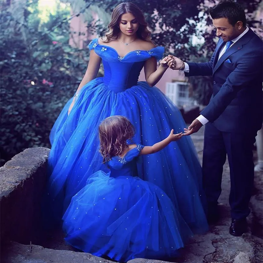 Carino abito da ballo blu ghiaccio Baby Cenerentola Dress Off spalla Shinning Tulle Flower Girl Abiti per le ragazze di nozze Pageant Gowns Chea2292