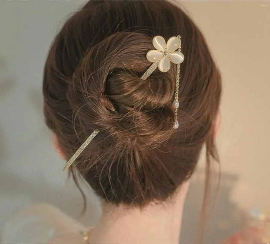 Fermagli per capelli Trend Flower Lega Nappa in metallo Design semplice Accessori da sposa per gioielli di moda da donna