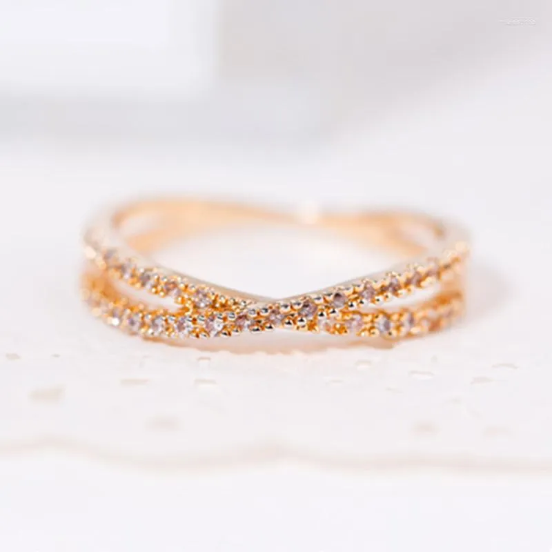 Кластерные кольца простое x-образное кросс-кристаллическое кольцо блестящее элегантное кривая циркона хвост для женских свадебных украшений
