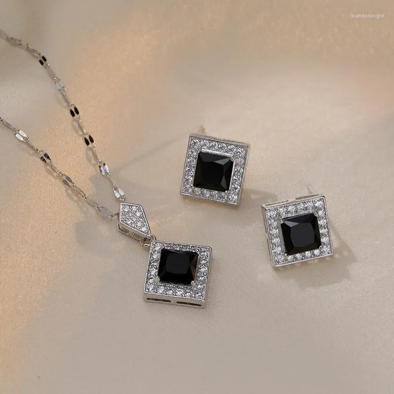 Collier boucles d'oreilles ensemble mariée pierre noire carré goujon et pendentif chaînes en acier inoxydable colliers pour femmes Zircon tour de cou cadeaux