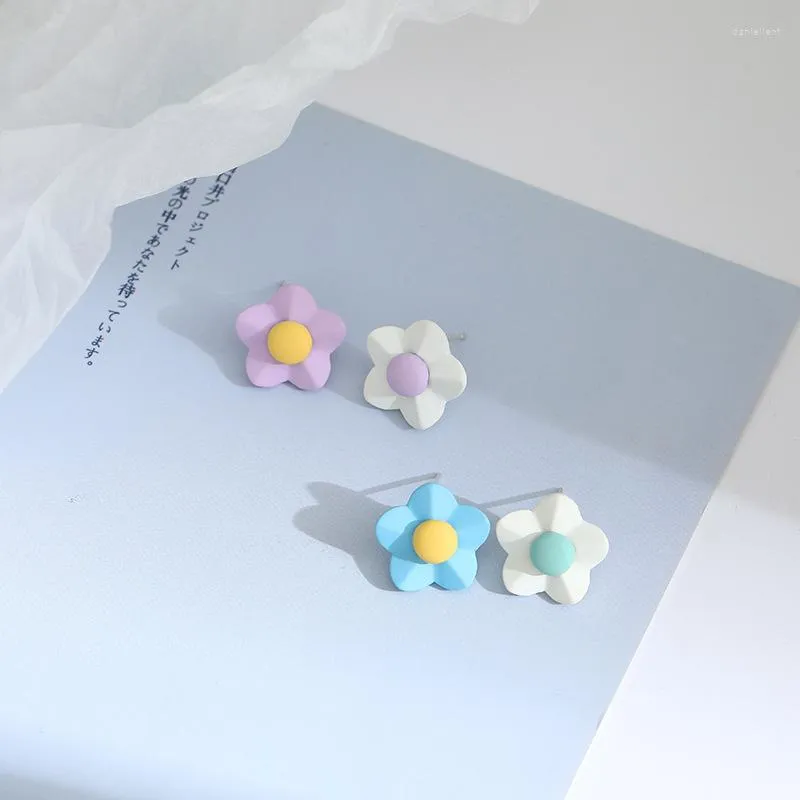 Stud Earrings Cute White Purple Flower Alloy For Women Fashion Temperament Small Daisy Metal Jewelry Gift