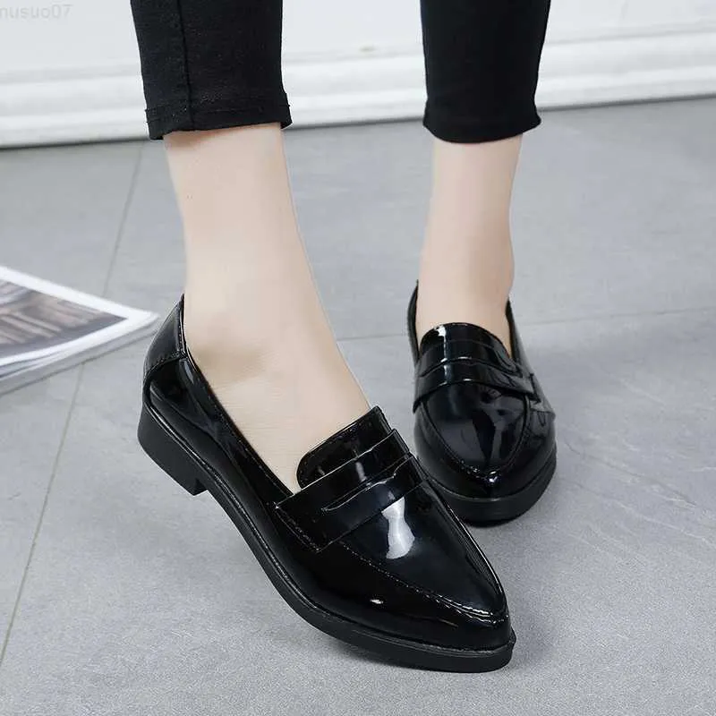 Dress Shoes New Fashion Women' Black Red Pumps Loafers Pointed Leather Shoes Med Heels Oxfords Female Slip on Patent Leather Casual Shoes L230724