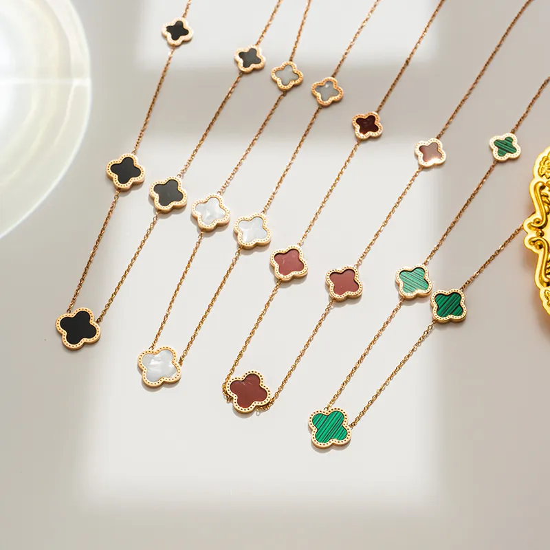 Nyaste guldpläterade klassiska halsband fyra bladklöver varierar i storlek hängande designer smycken för kvinnor kedja bröllop fest gåva hög kvalitet ingen låda