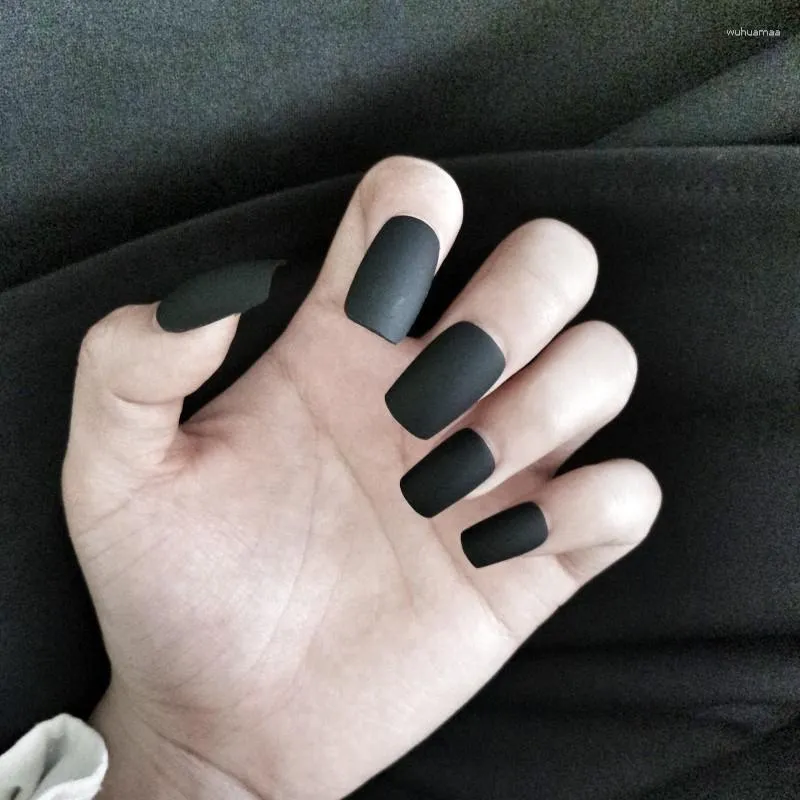 False Nails 24pcs/box matte frosted black nail patch 웨어러블 가짜 짧은 풀 커버 세트 소녀를위한 매니큐어