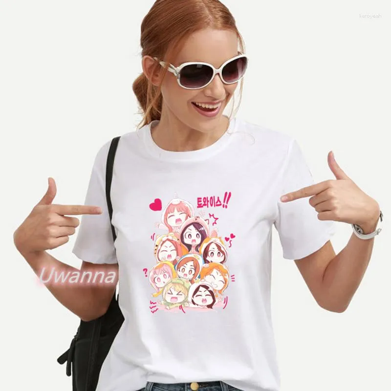 Camisetas femininas Kpop Tshirt Feminina Desenhos animados Twice Girls T-shirt Cientista Tops Impresso Verão Manga Curta Feminino Y2k Roupas